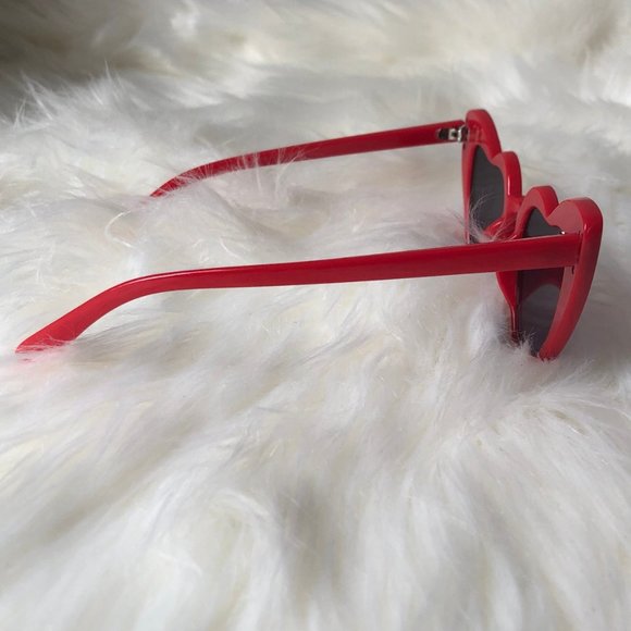 RED - GIRLS RHINESTONE HEART SUNGLASSES - Picture 2 of 2